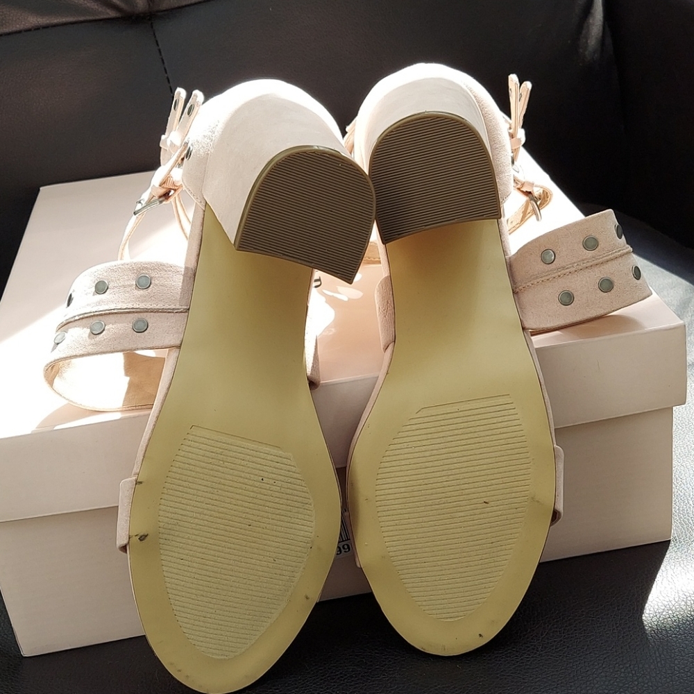 Just Fab size 9 sandals color-blush - Picture 3 of 7